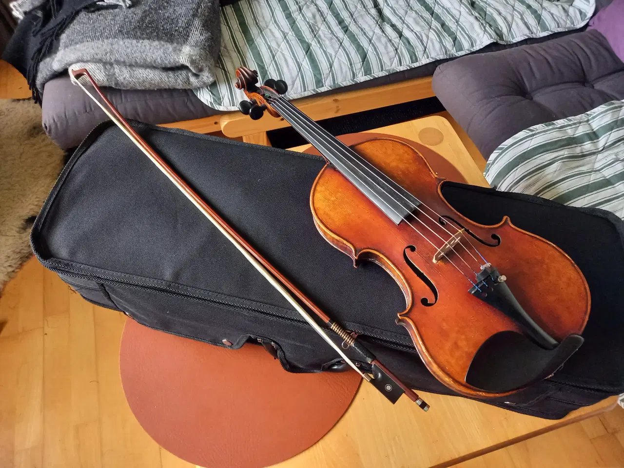 Billede 3 - Fin gammel tysk violin år 1900 med fin bue. 4/4