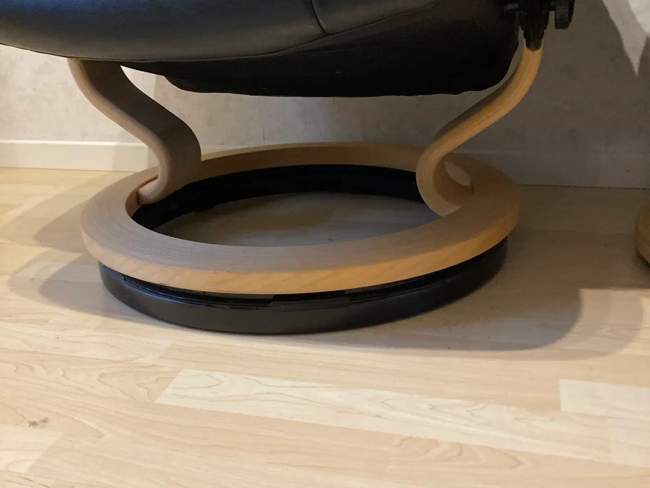 Billede 2 - 2 stk Stressless Mayfair komfort stole/ 1 skammel