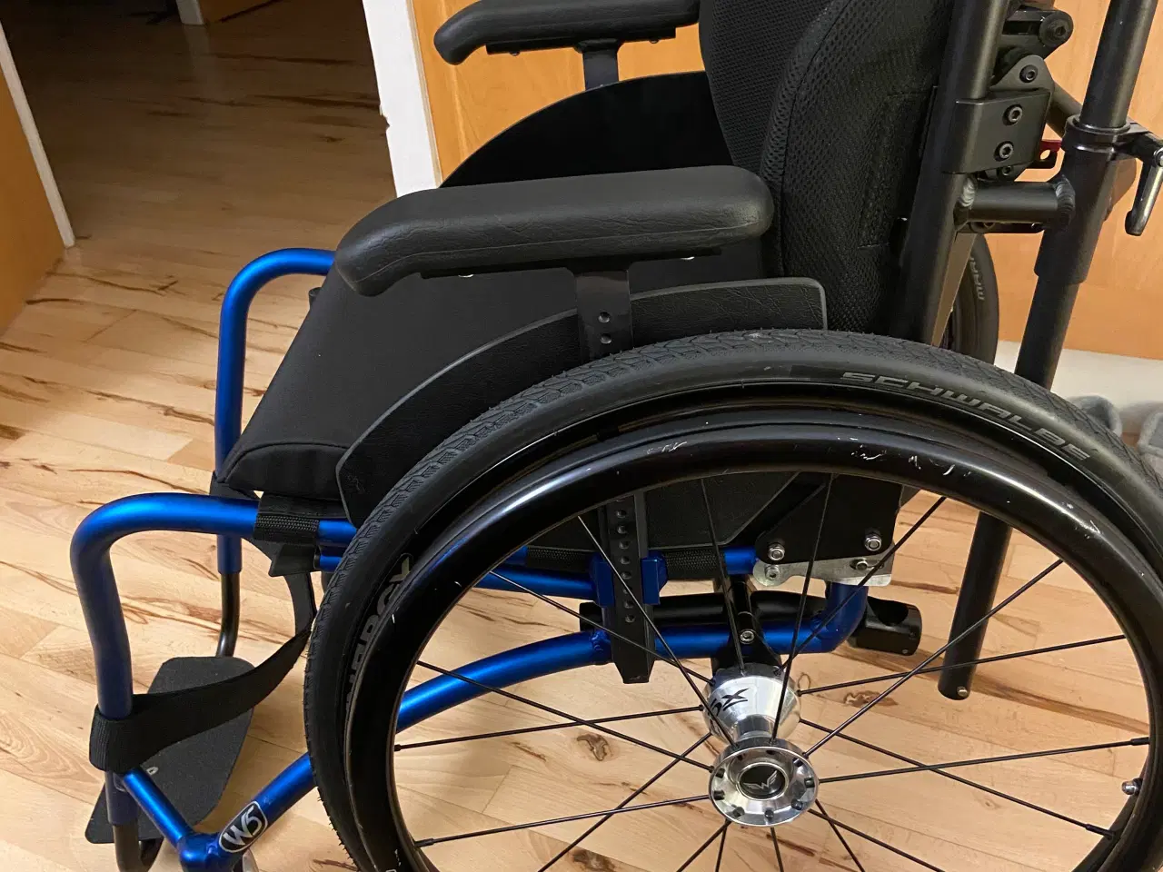 Billede 4 - Wolturnus w5 letvægter kørestol 5000kr 