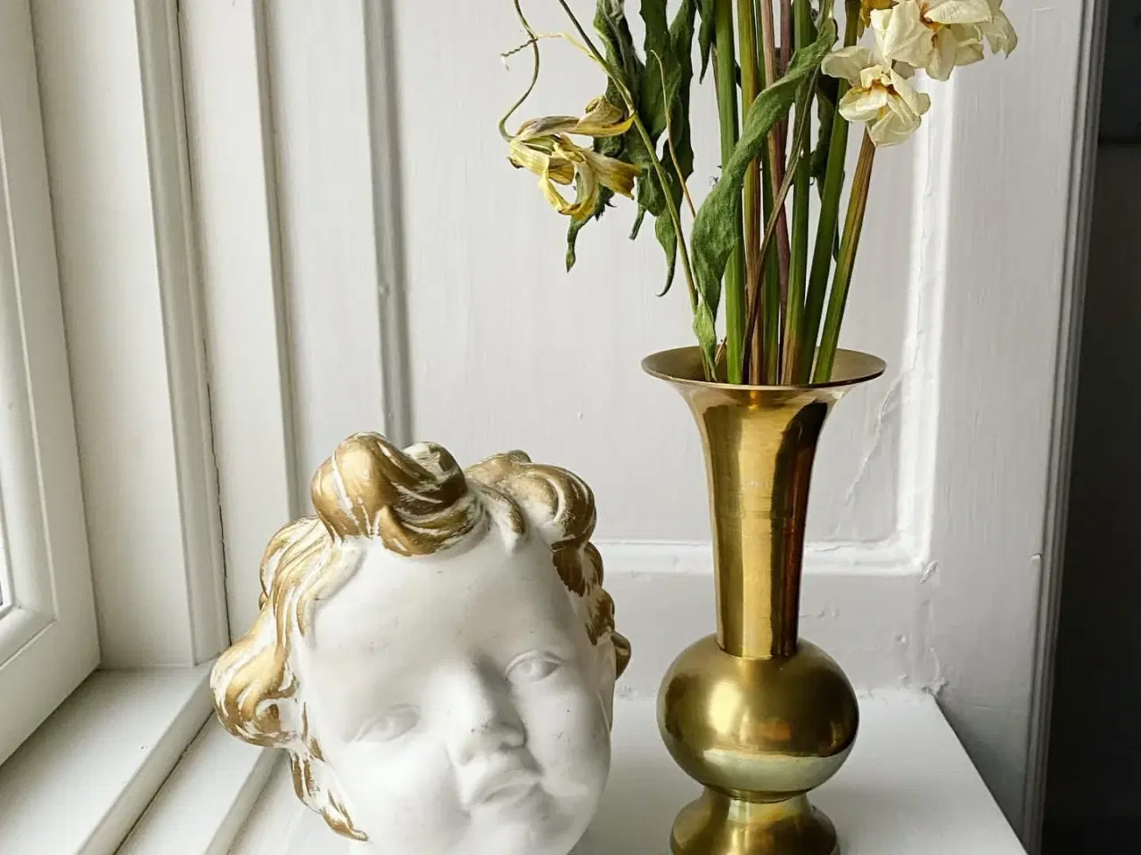 Billede 1 - Lerhoved, hvidt m guldhår