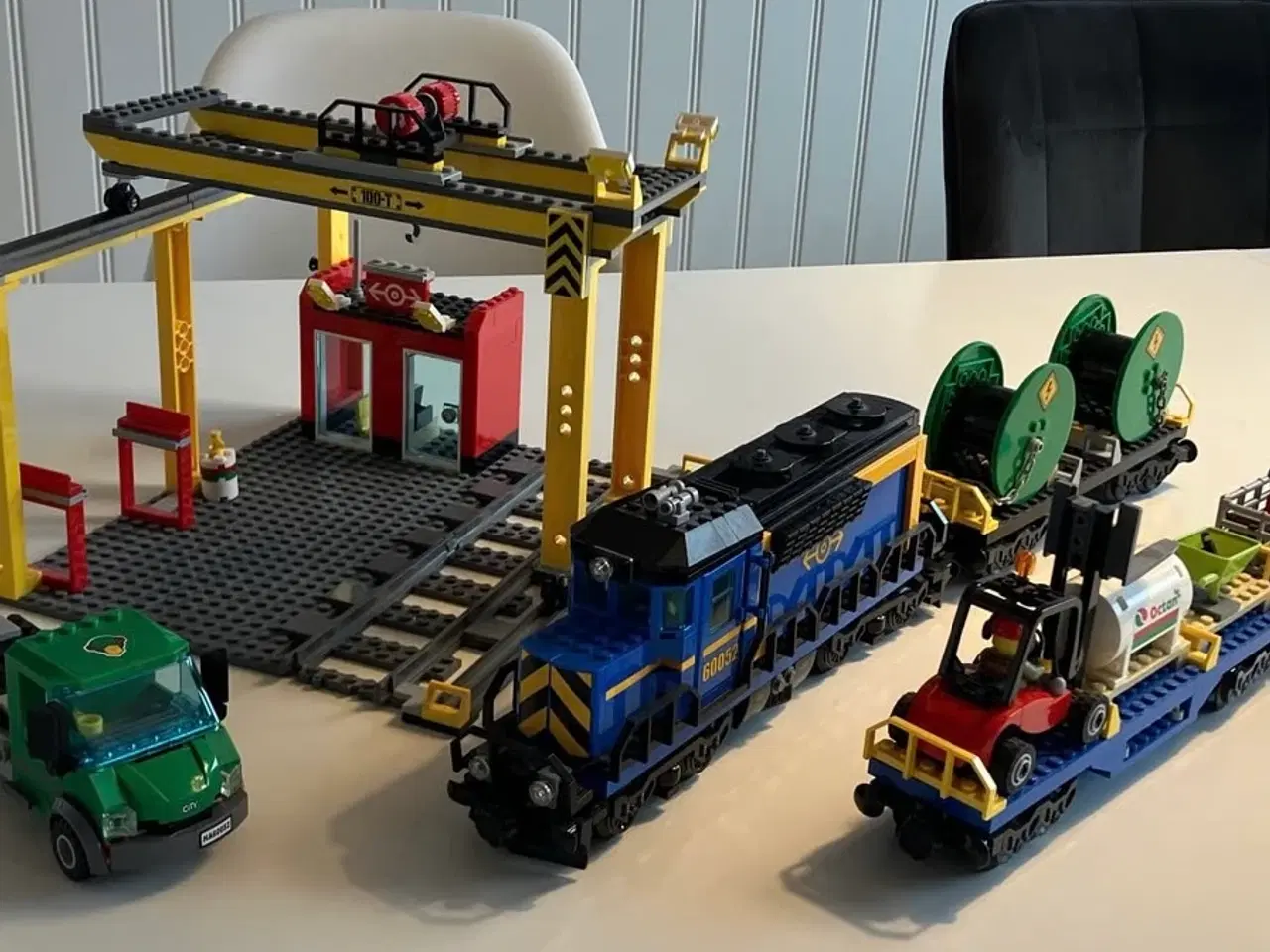 Billede 2 - LEGO City Tog 60052