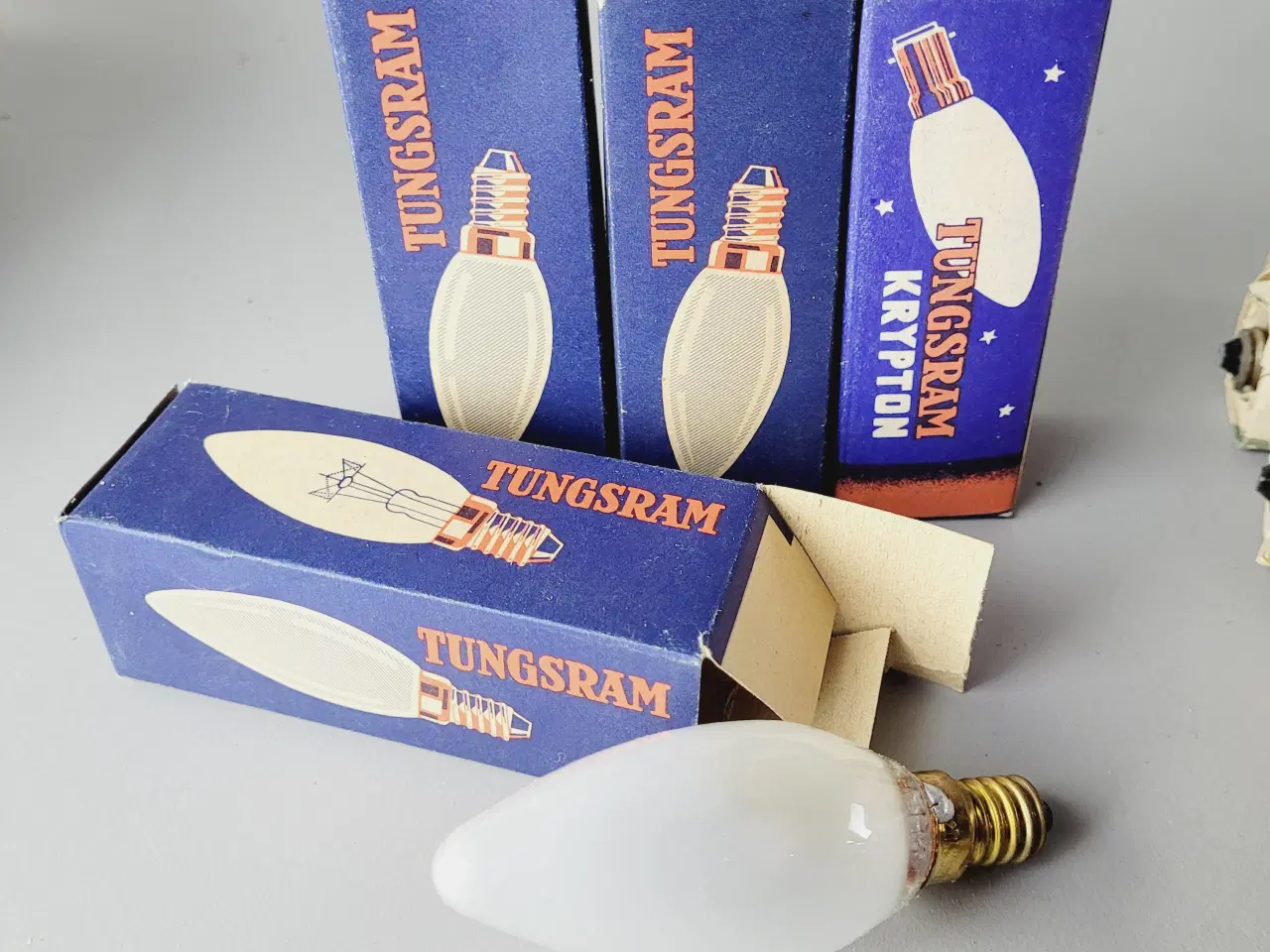Billede 5 - ⭐️: 4 stk. Vintage Tungsram kertepærer – 60W & 40W