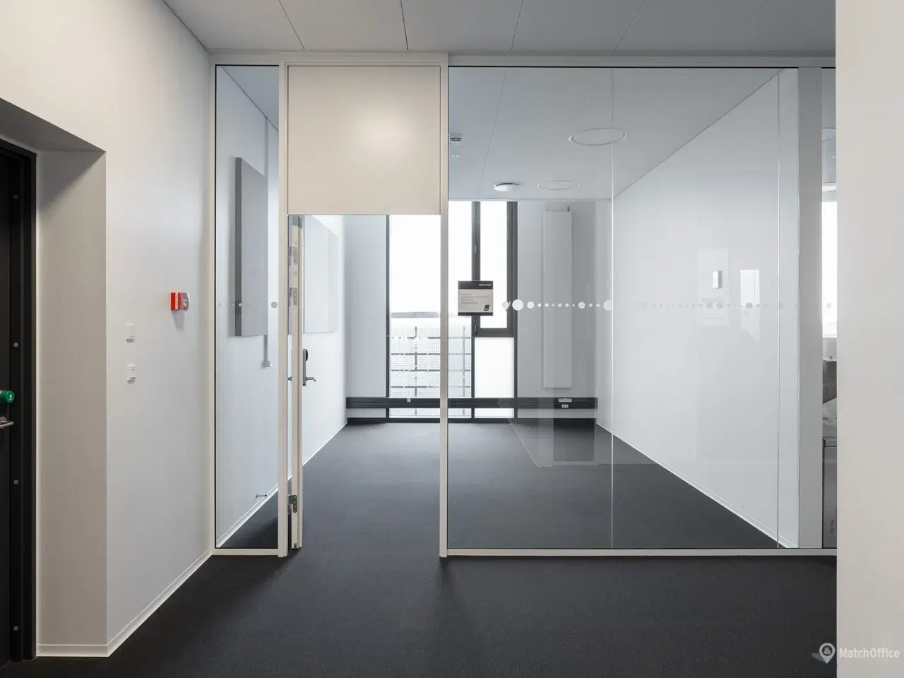 Billede 2 - Moderne kontorlokaler i lufthavnen