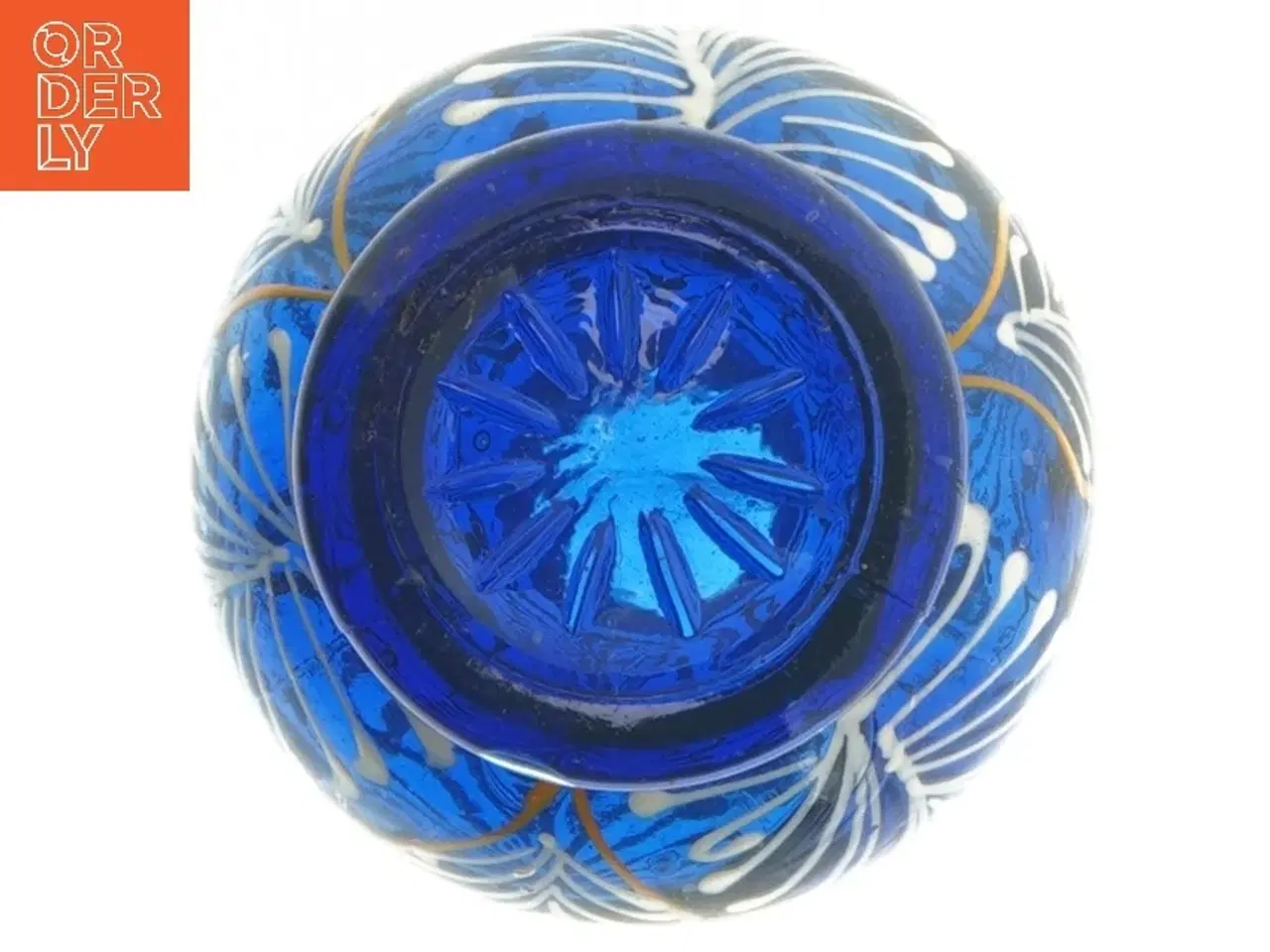 Billede 3 - Blå glasvase med dekorativt mønster (str. 15 cm)