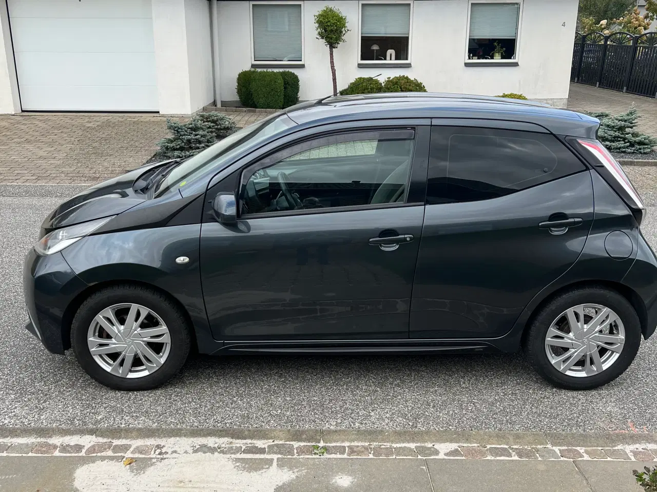 Billede 2 - Toyota aygo 1,0 vvt i kgb 40