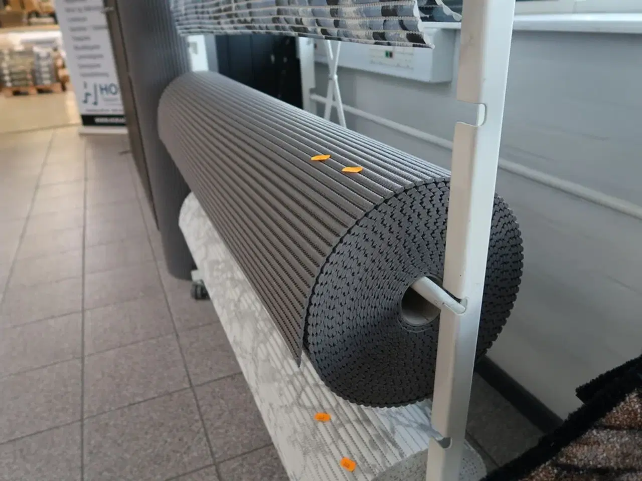 Billede 2 - Rulle med dug