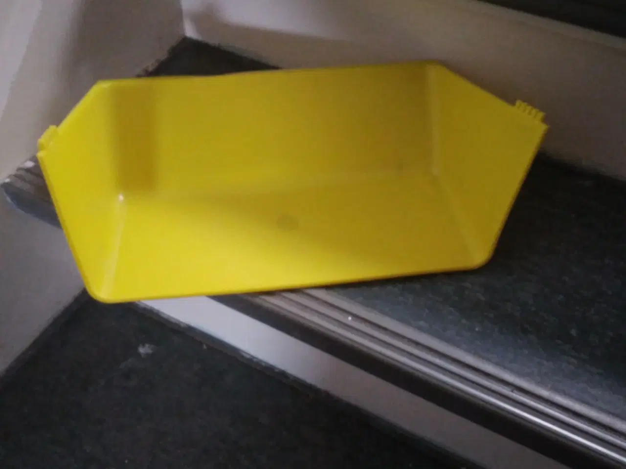 Billede 1 - hø-holder til kaninbur bortgives