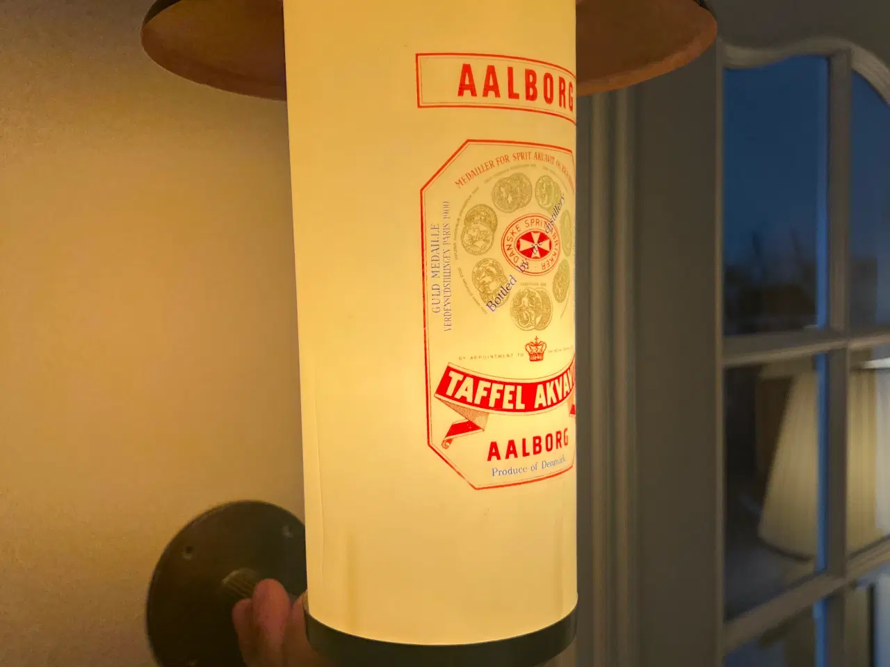 Billede 2 - Gammel Ålborg akvavit reklame lampe i kobber 