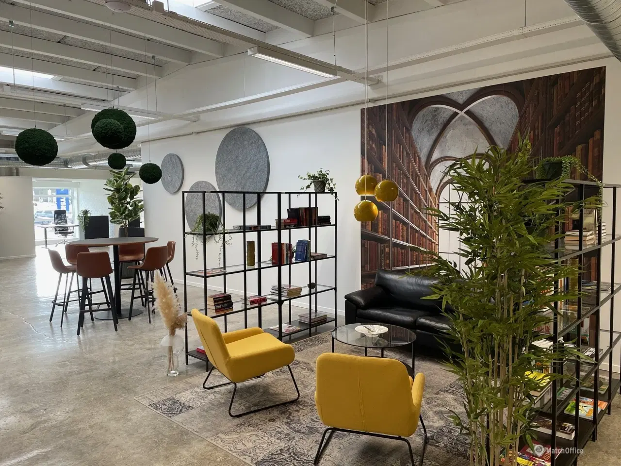 Billede 15 - Kontor i delvis åbent landskab. Fantastisk placering i bygningen.