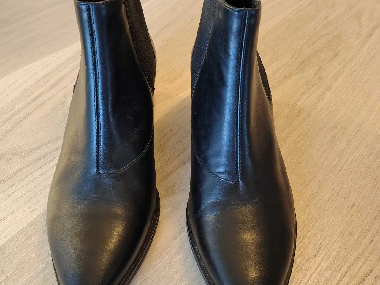 Billede 1 - Ubrugte sorte spidse Vagabond støvler str 40