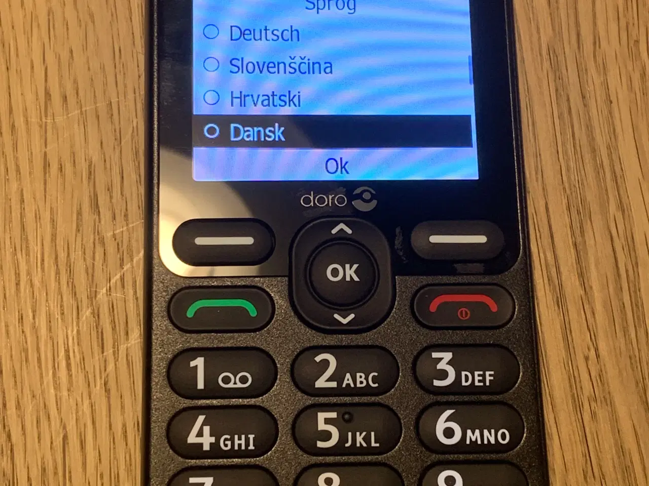 Billede 1 - Sort Doro 1881 mobiltelefon