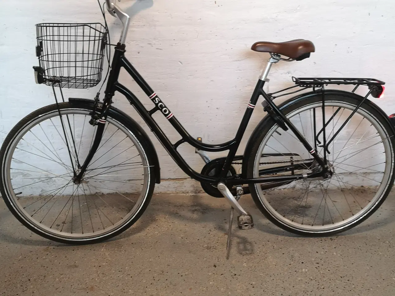 Billede 2 - SCO 28" 53cm ,7 gear, dæk som ny ,For- og baglygte
