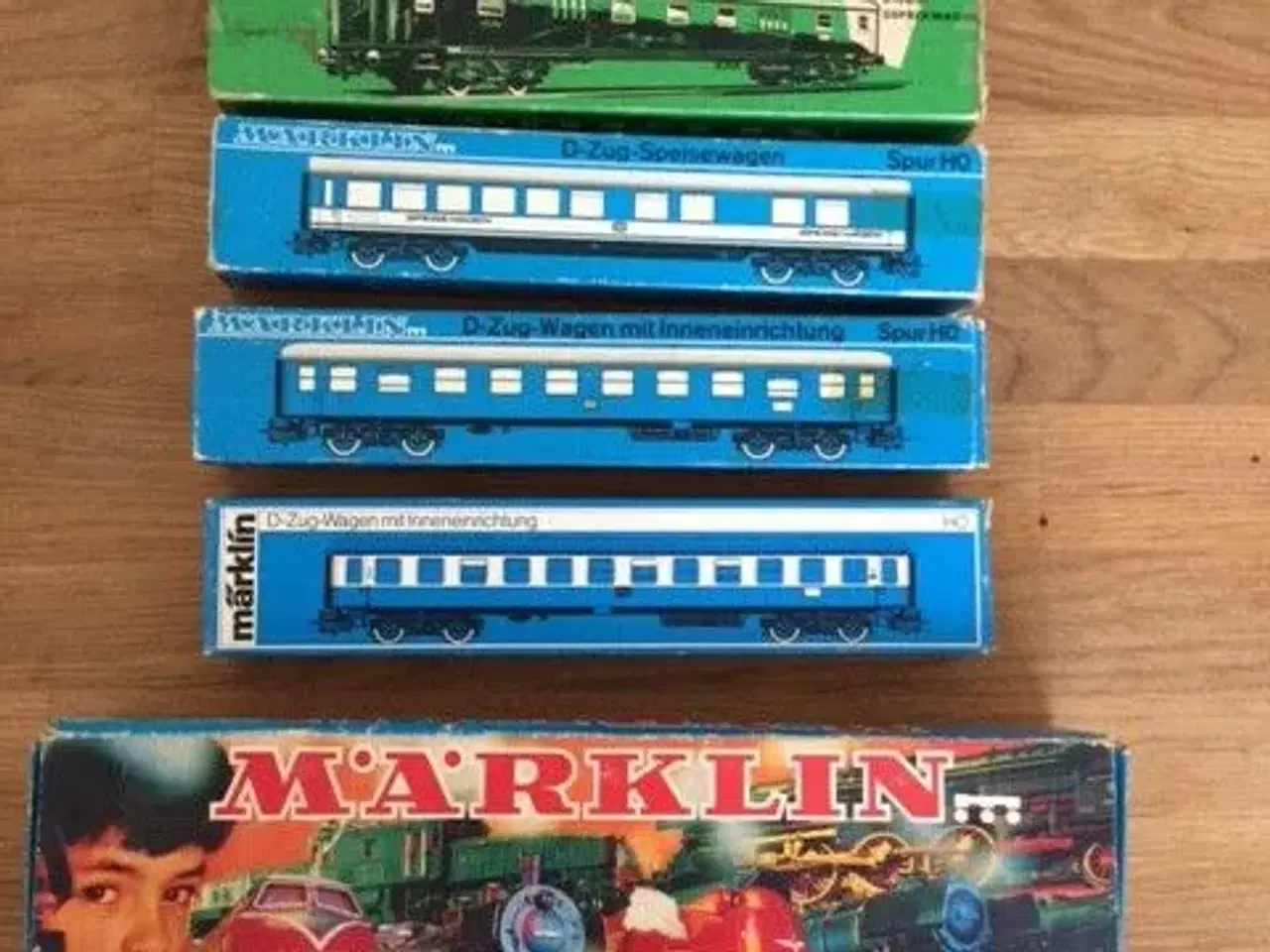 Billede 1 - Marklin tog med vogne