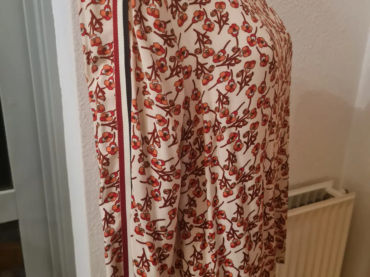 Billede 2 - Bluse str M 38 Soulmate viskose 