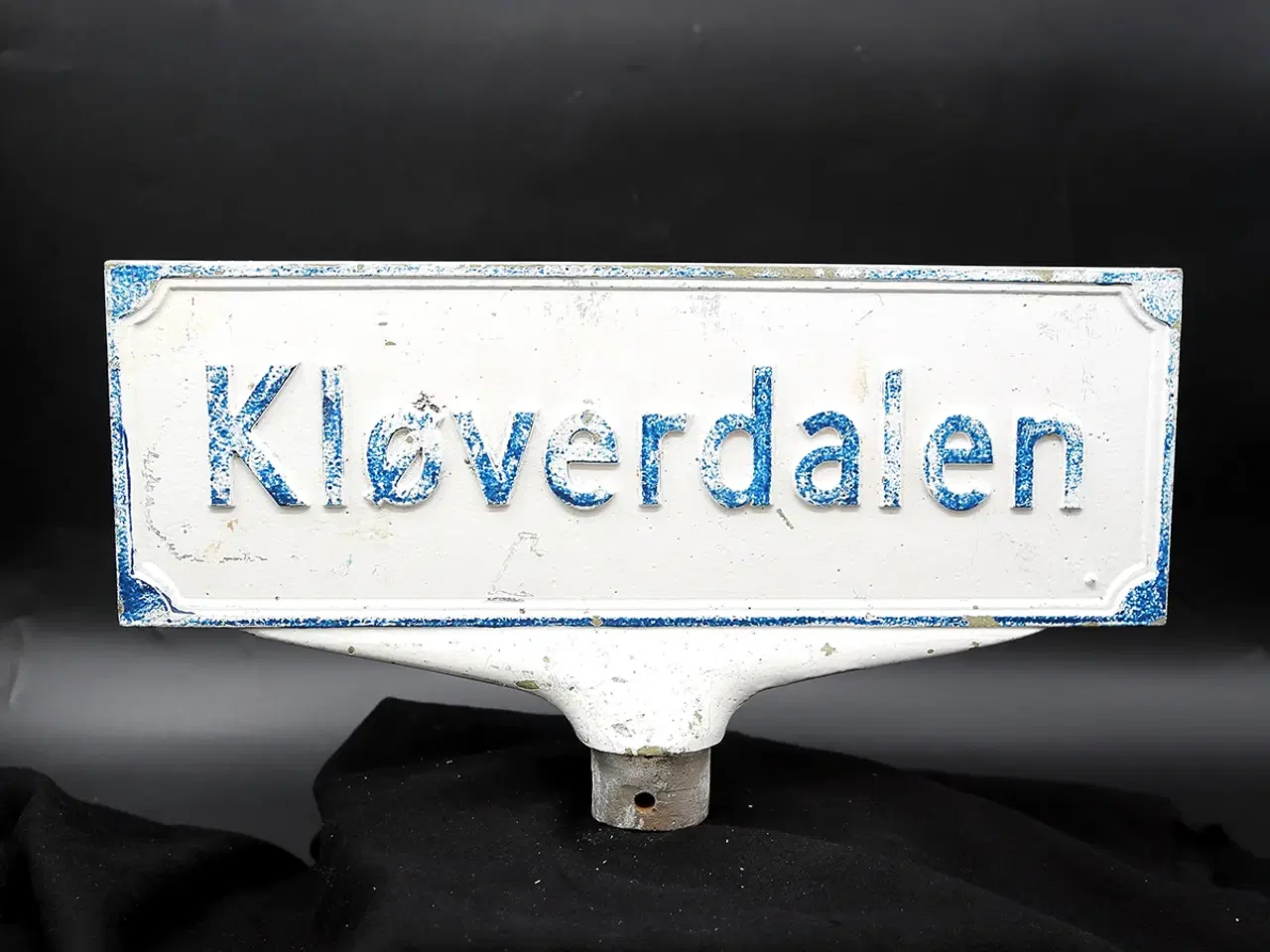 Billede 2 - Vintage dansk vejskilt “Kløverdalen” i aluminium