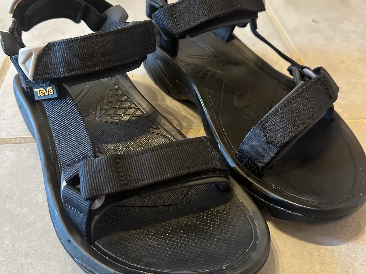 Billede 1 - Teva vandresandal - model hurricane 