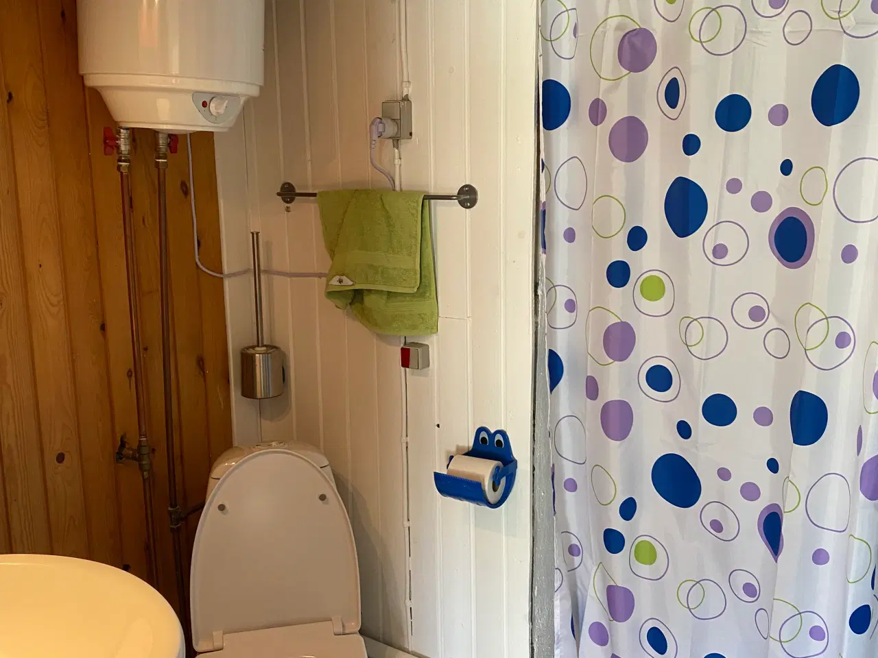 Billede 8 - Velholdt kolonihavehus med solceller og stor grund
