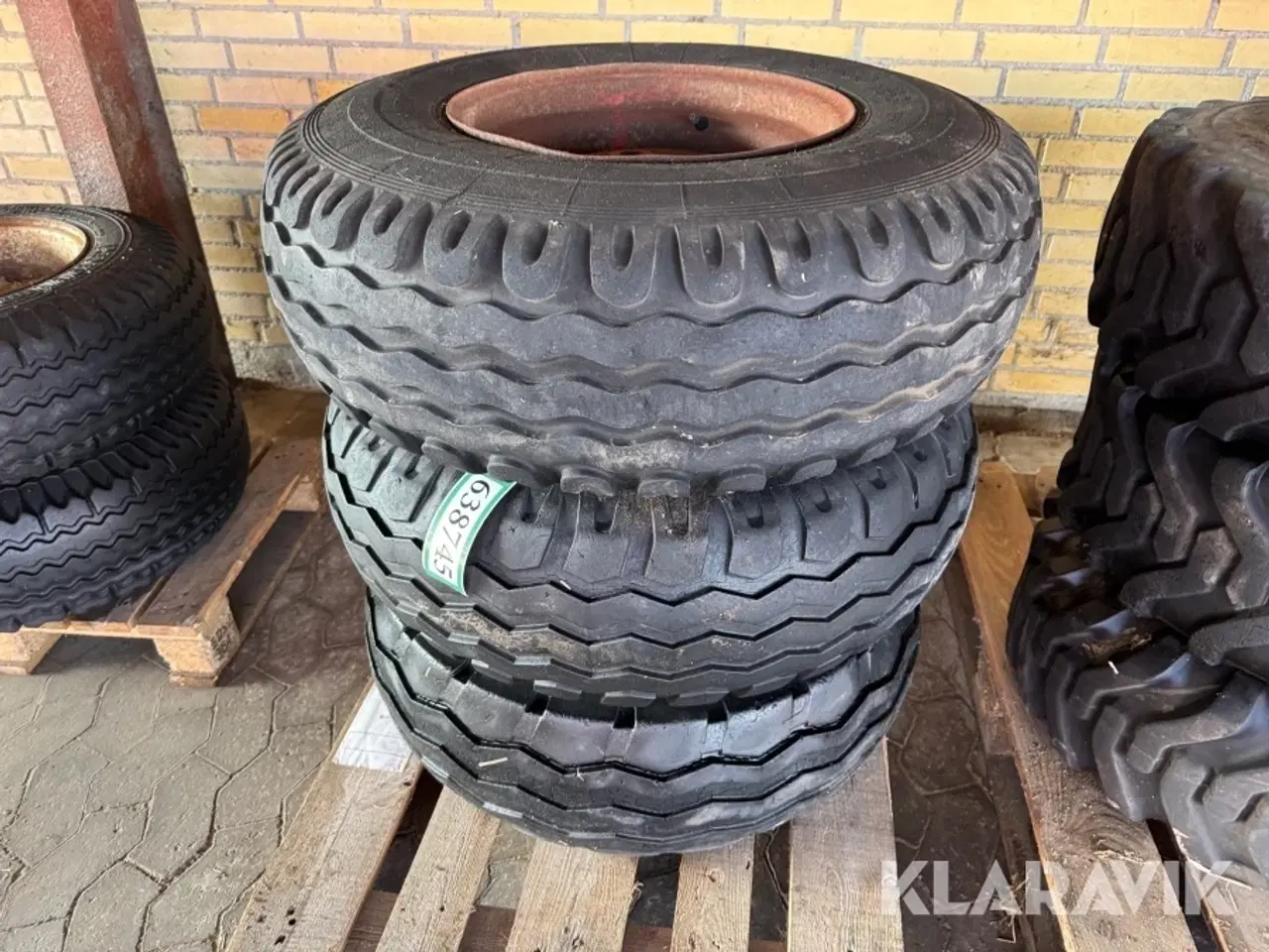 Billede 1 - Dæk Stomil Implement