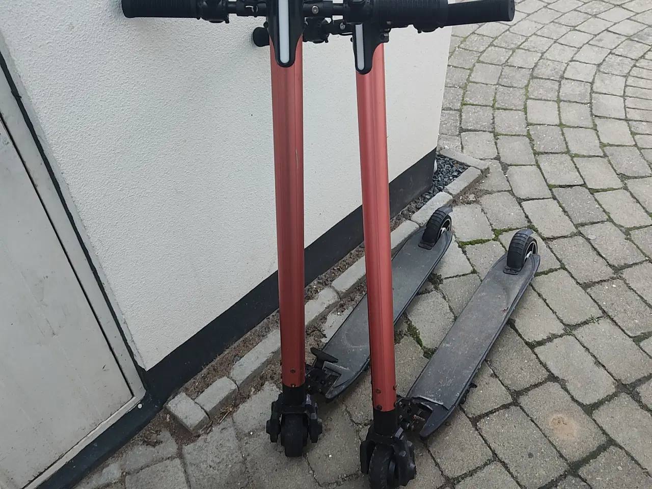 Billede 1 - 2 stk el løbehjul med nye batterier