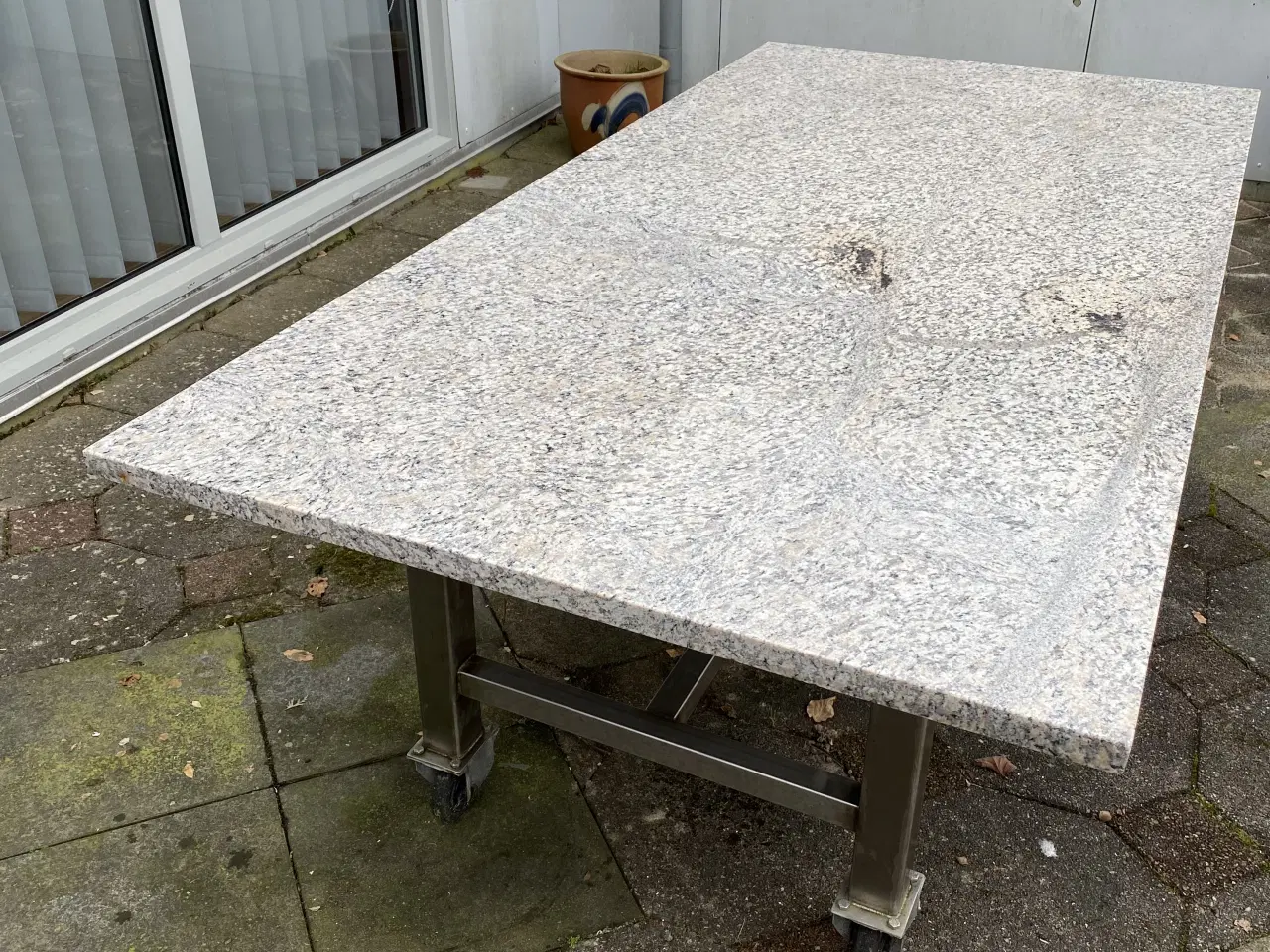 Billede 1 - Granit Bord