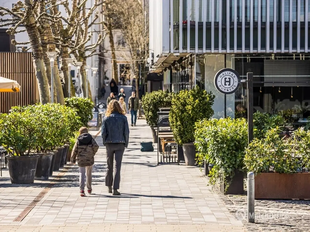 Billede 11 - Kontorlejemål med stor synlighed lige ved Lyngby Storcenter og Magasin