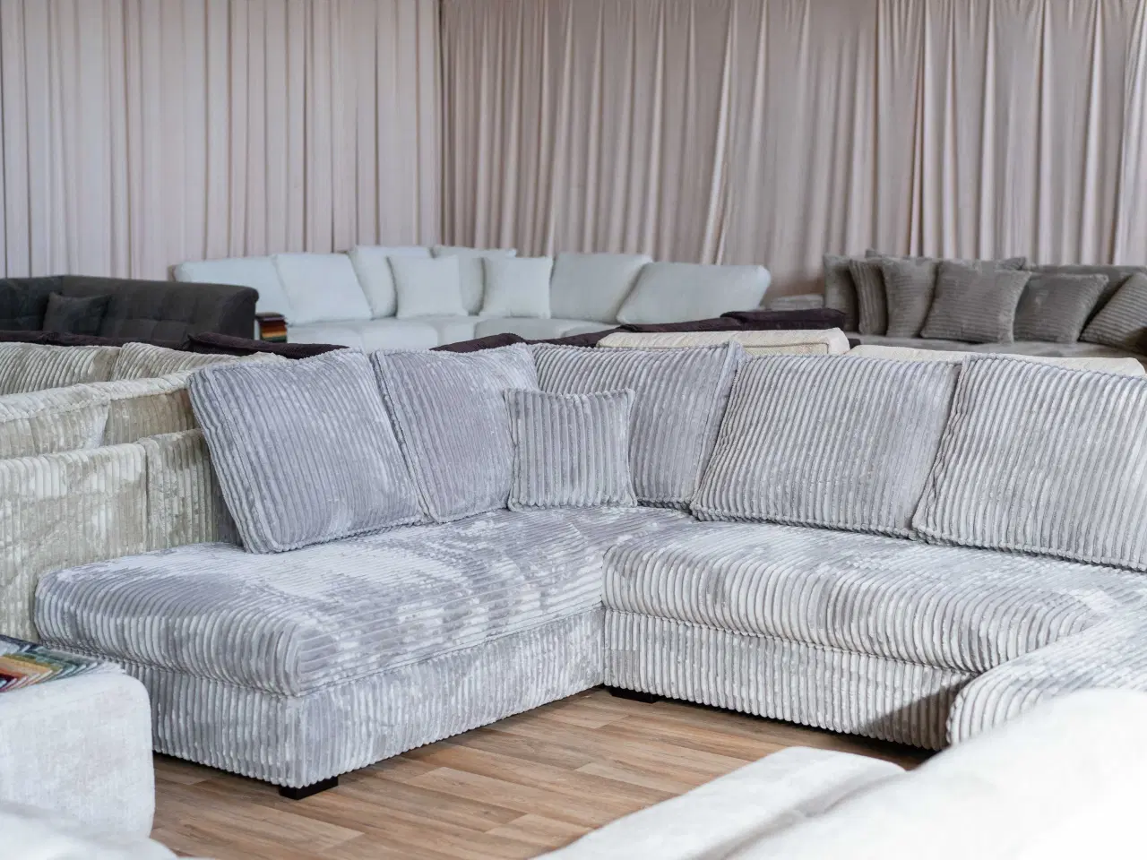 Billede 4 - Leder du efter en komfortabel sofa eller seng?! 