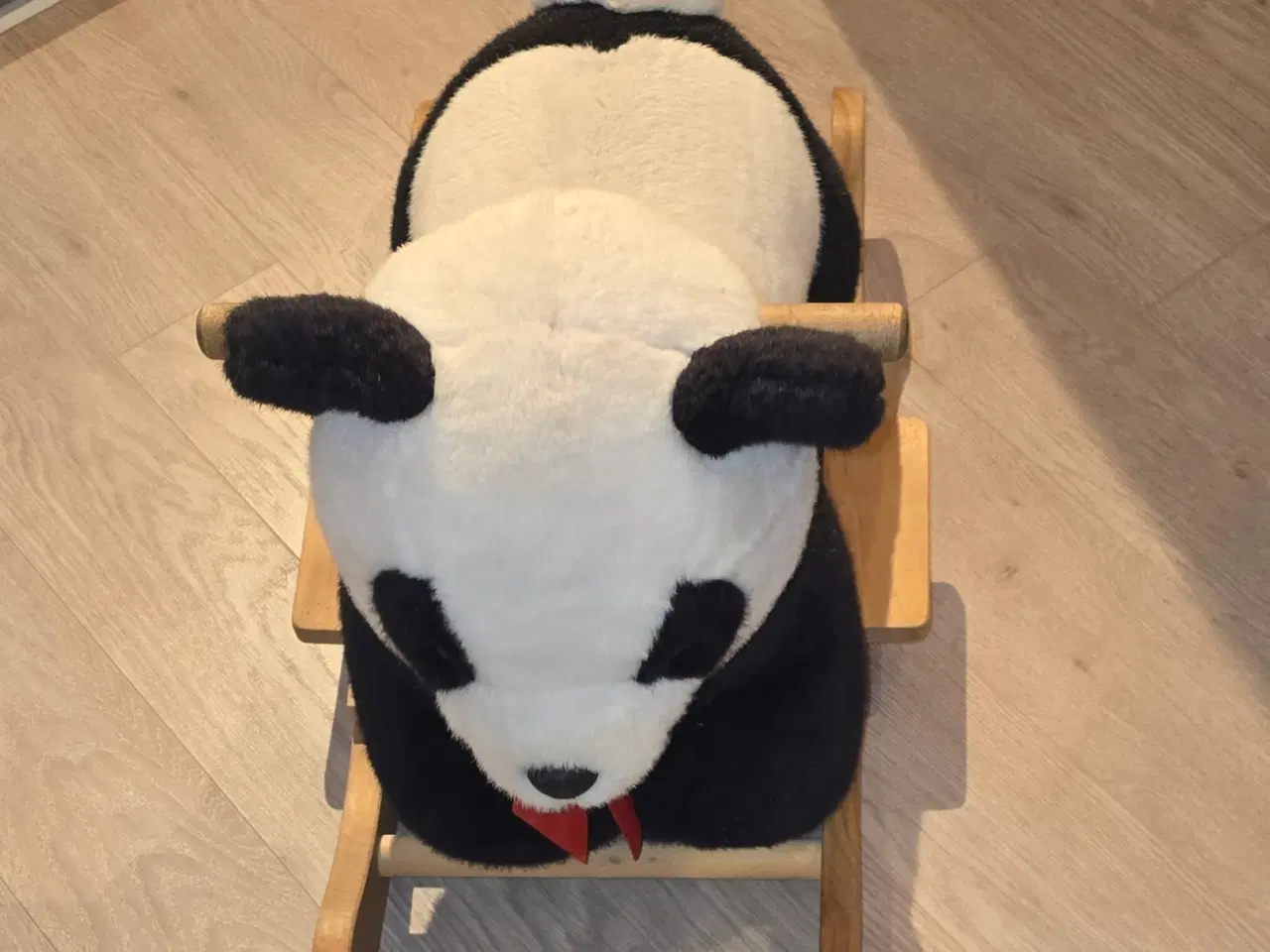 Billede 5 - Fin plys"gynge"hest og panda gyngehest