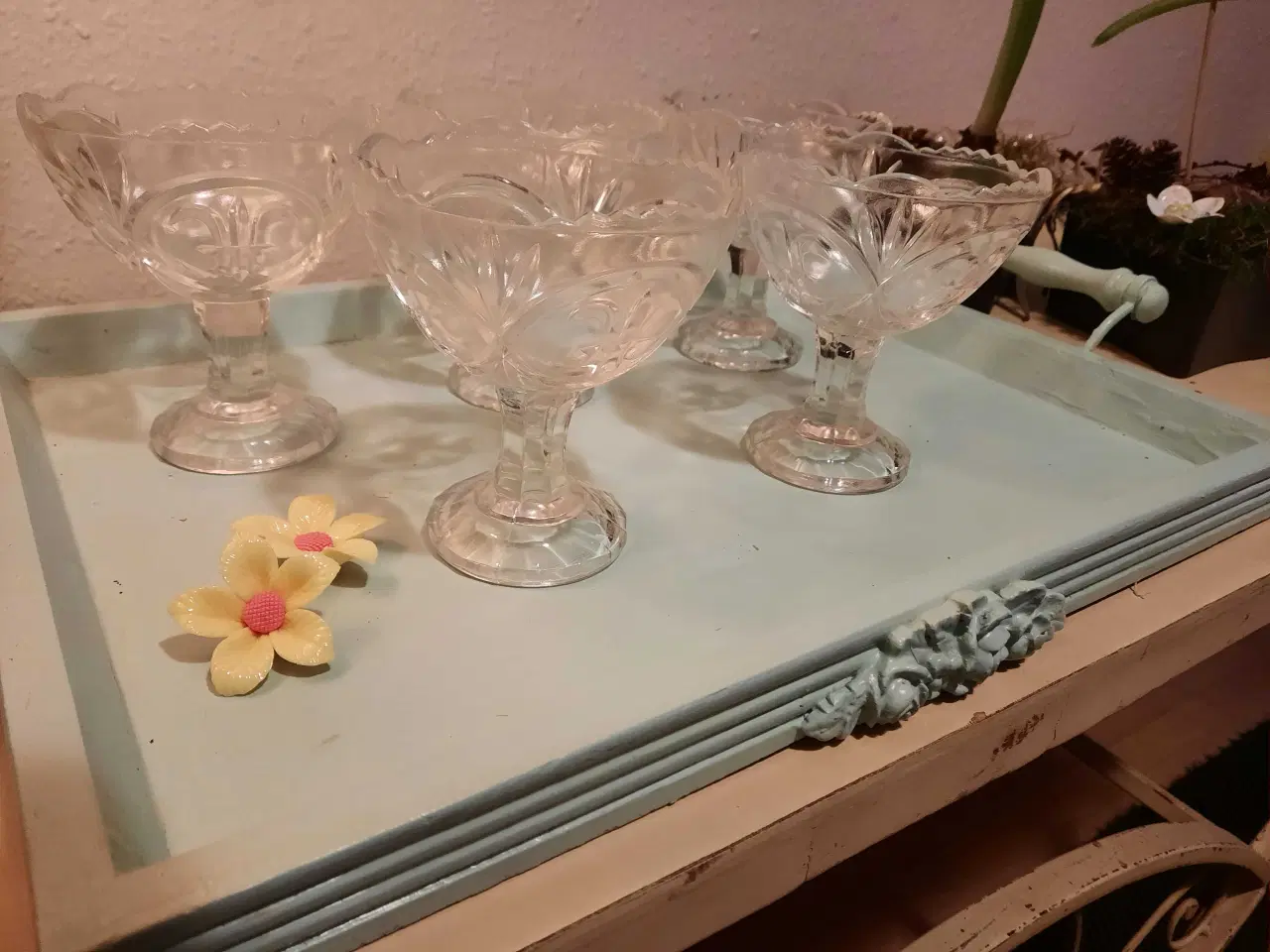 Billede 2 - Hjem og Stil: presset glas fra 20erne.