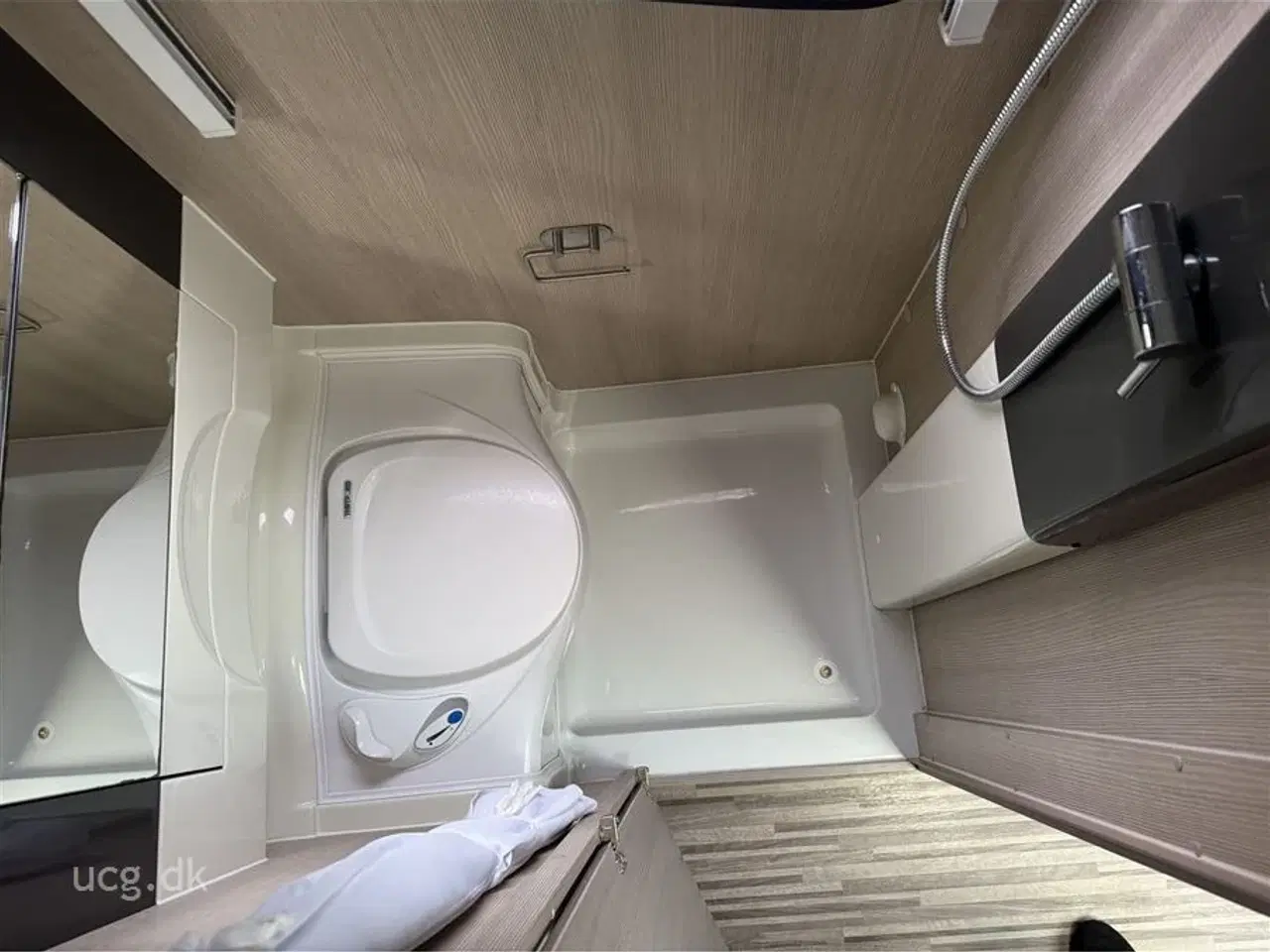 Billede 11 - 2014 - Adria Action 361 LH   Prisen er inkl. klargøring, gastest, fugttest, syn og nummerplade. SÆLGES FOR KUNDE