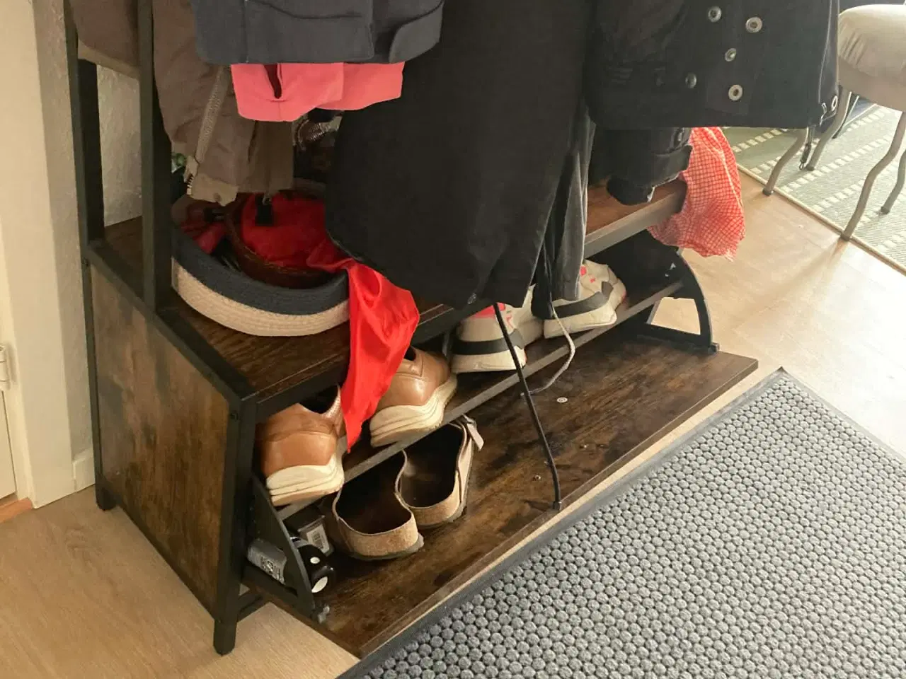 Billede 8 - Praktiske skabe/ garderobeskab 