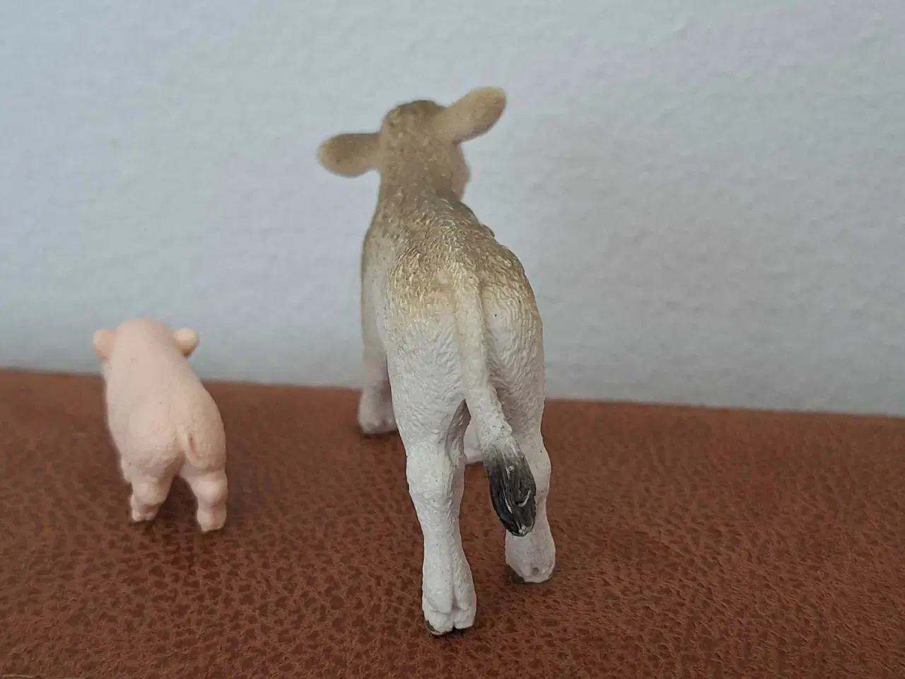 Billede 4 - Schleich kalv og pattegris 