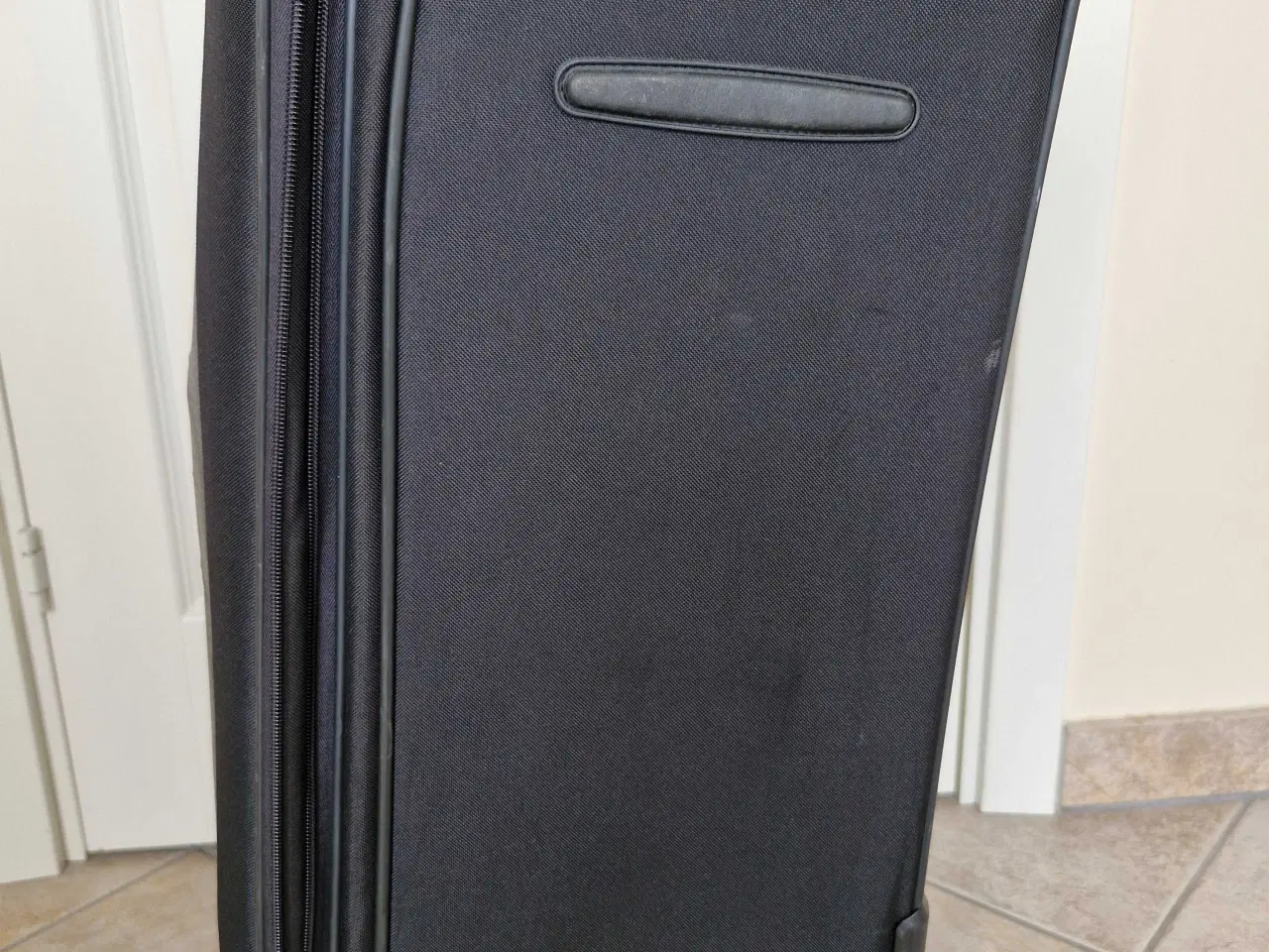 Billede 3 - Stor rummelig kuffert Titan 