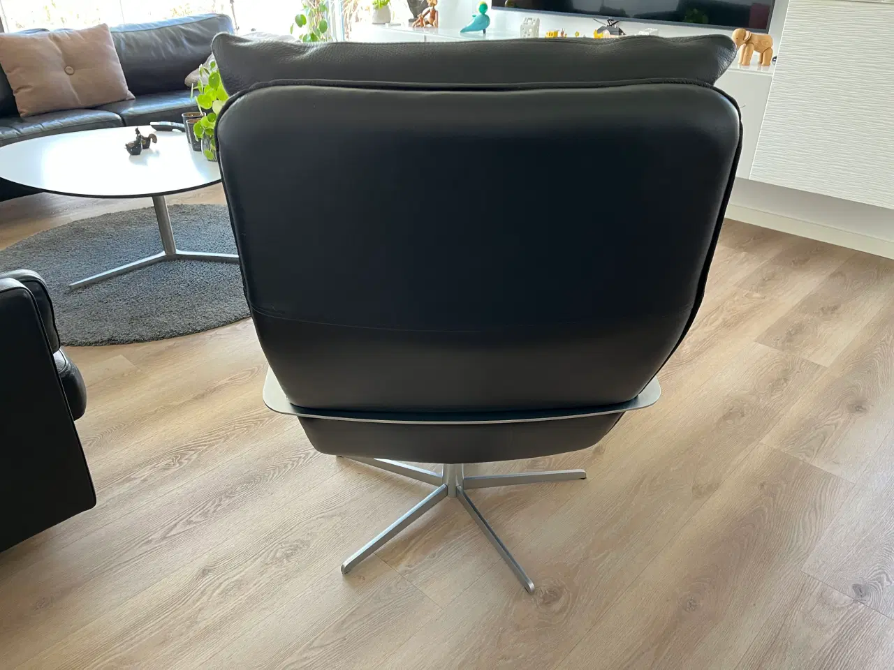 Billede 7 - Søren Lund SL330 Lænestol sort piemonte læder.