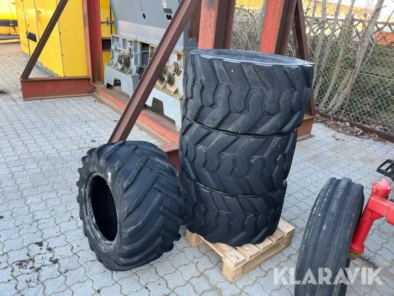 Billede 1 - Dæk til minilæsser Mitas 31x15.5-15