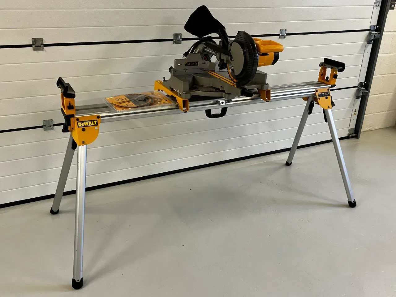 Billede 1 - DeWalt DW712N-QS kap geringssav