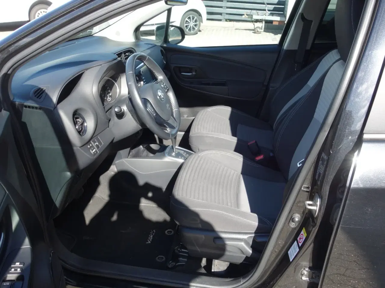Billede 3 - Toyota Yaris 1,5 Hybrid CHIC e-CVT Van