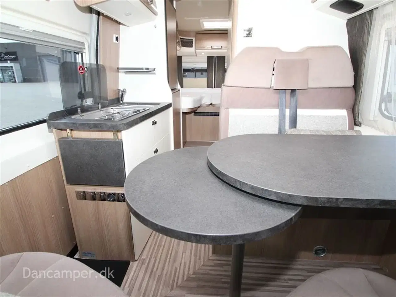 Billede 11 - 2019 - Carthago van 640 LE Chaming Carthago Charming, Luksusvan godt udstyret - Enkeltsengsmodel. 150Hk Automatgear - Solcelle - inverter mm.