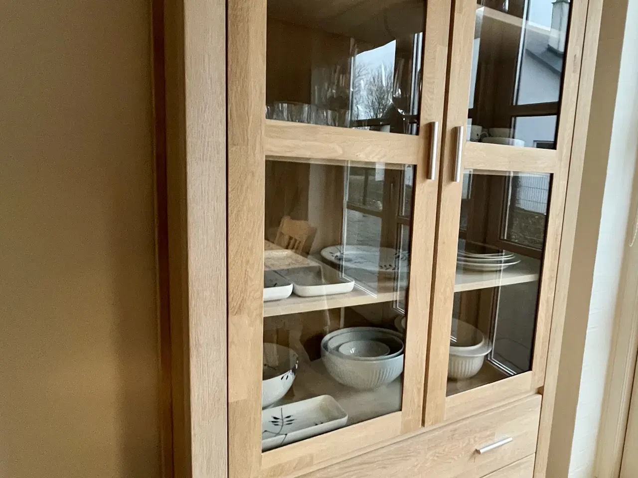 Billede 3 - Pænt og velholdt vitrineskab sælges 