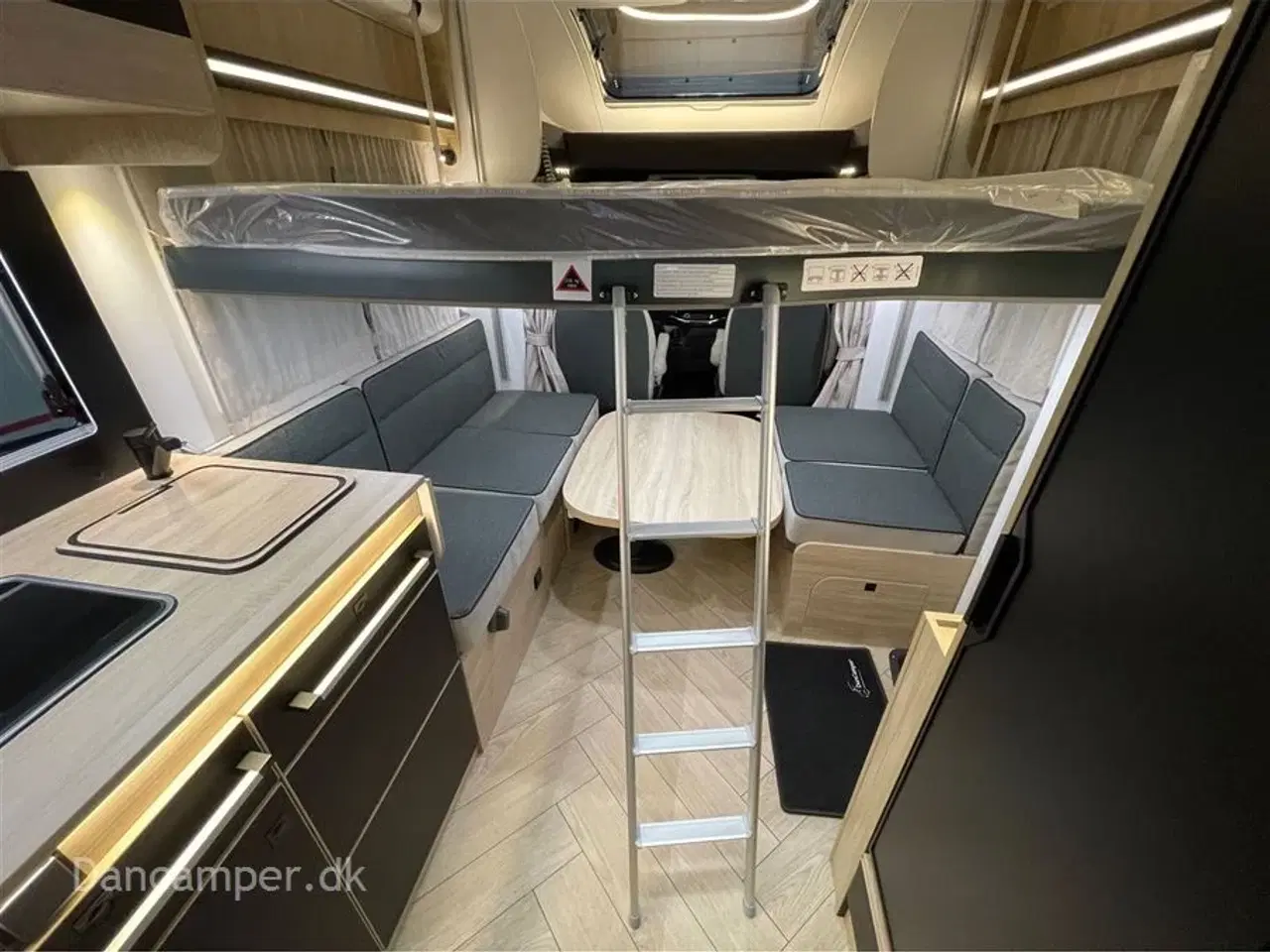 Billede 17 - 2026 - Chausson 650 Chausson 650 Titanium Line, Når stor rummelighed skal findes på den lille plads, 165HK med 8-trin aut.gear