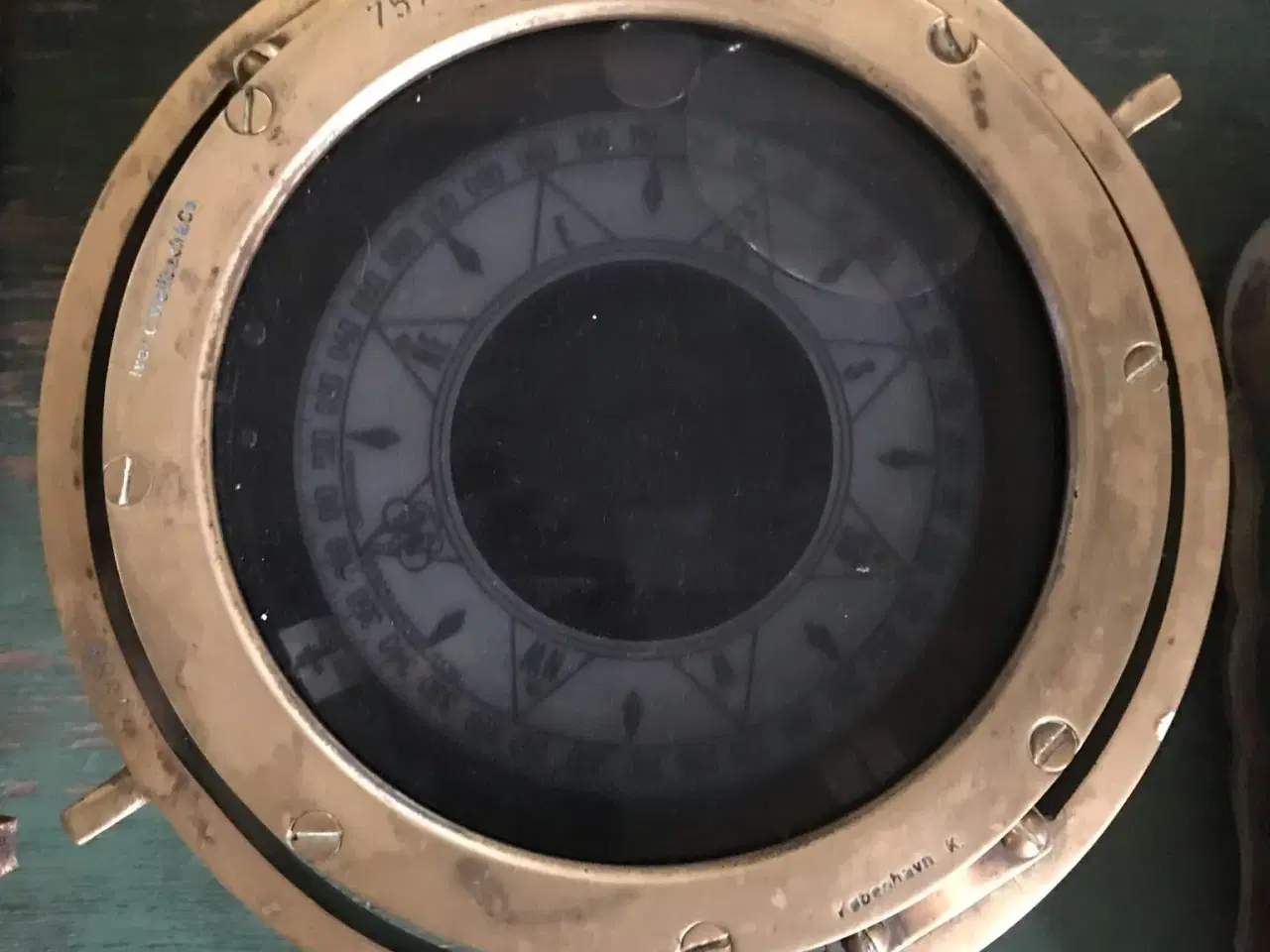 Billede 2 - Flot Messing og sort kompas