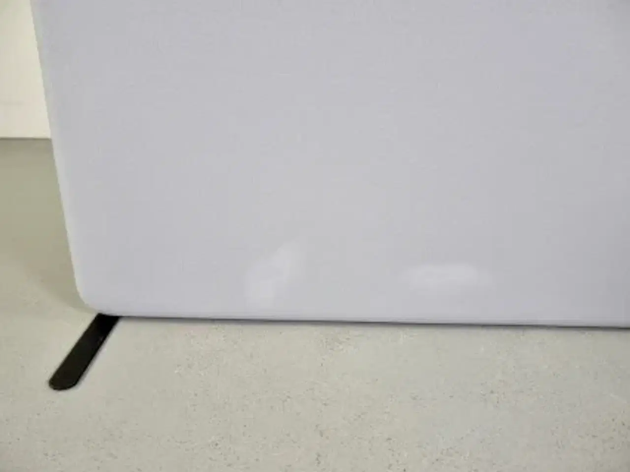 Billede 10 - Abstracta skærmvæg i grå med sorte fødder | 120 cm. bred