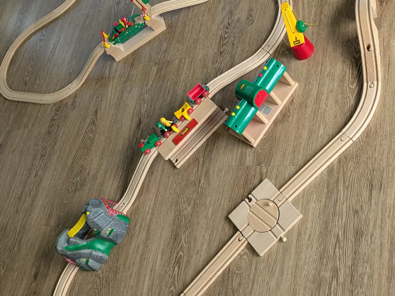 Billede 1 - Brio togbane med figurer