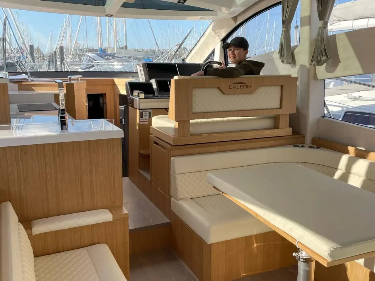 Billede 3 - Galeon 430 SKY - 2XD4-300/Udstyr - 2023