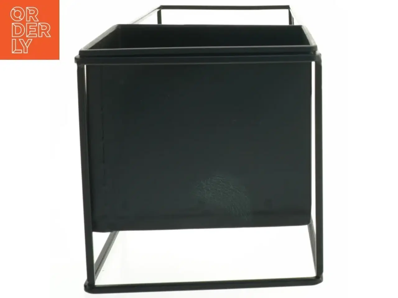 Billede 2 - Sort hylde med boks fra Valse (str. 40 x 13 xh 13 cm)