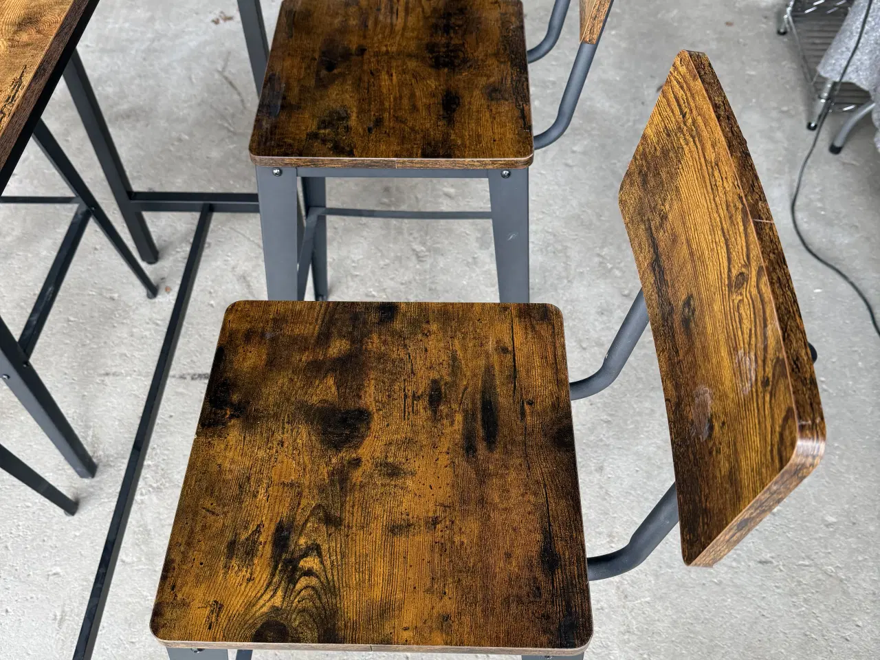 Billede 4 - 4 VASAGLE barstol & bord i industrielt design