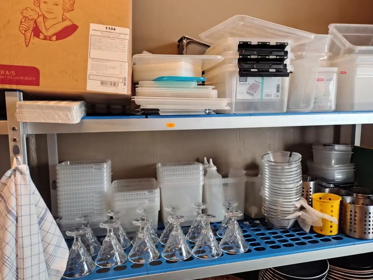 Billede 5 - Reol i to fag