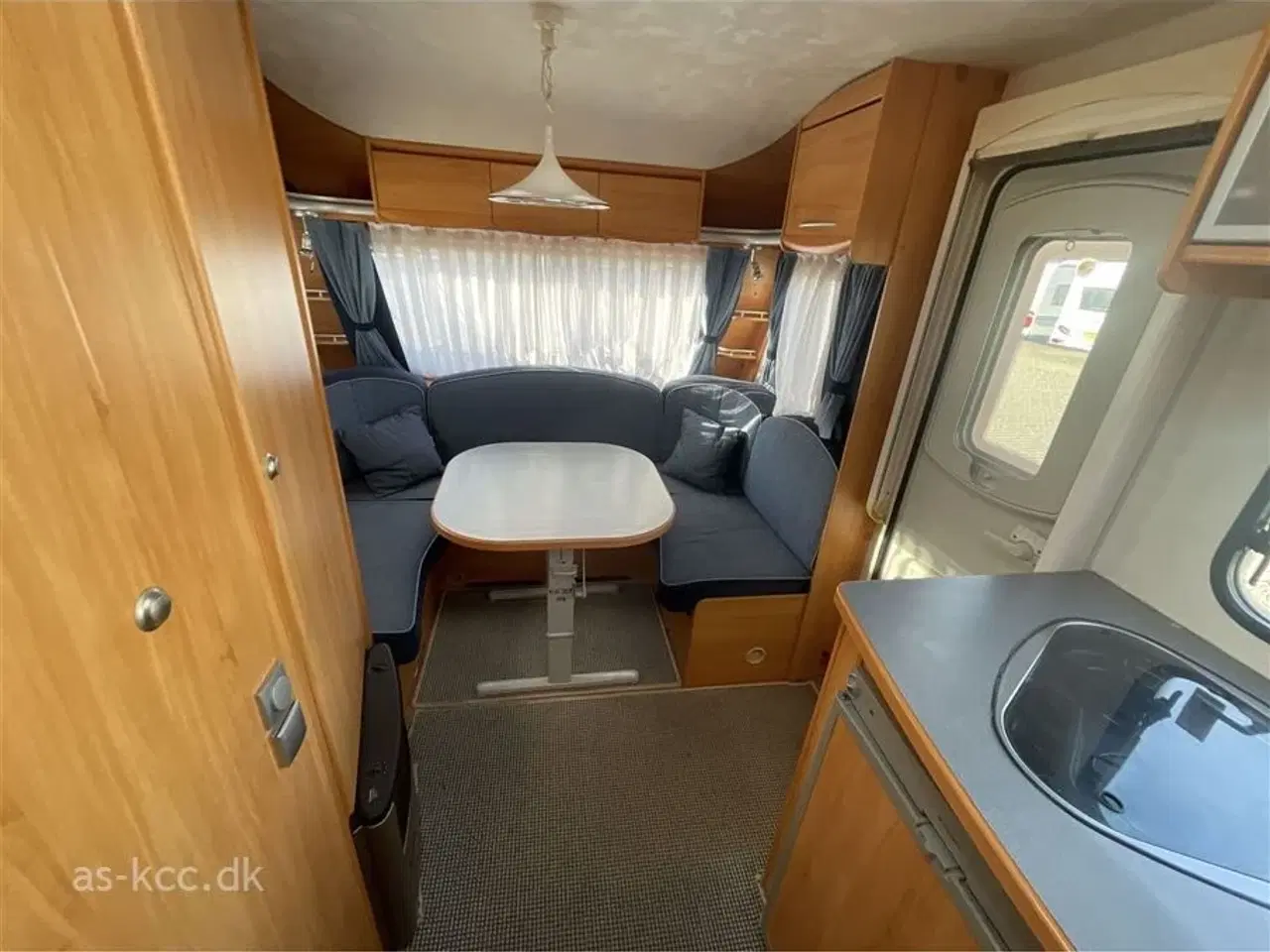 Billede 7 - 2006 - Adria Adora 512 UL   Adria Adora 512 UL.årg. 2006+ Markise og Mover 4 sovepladser, 5 siddepladser