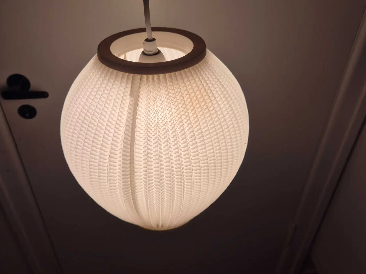 Billede 12 - To smukke Pearl Shade i hvid