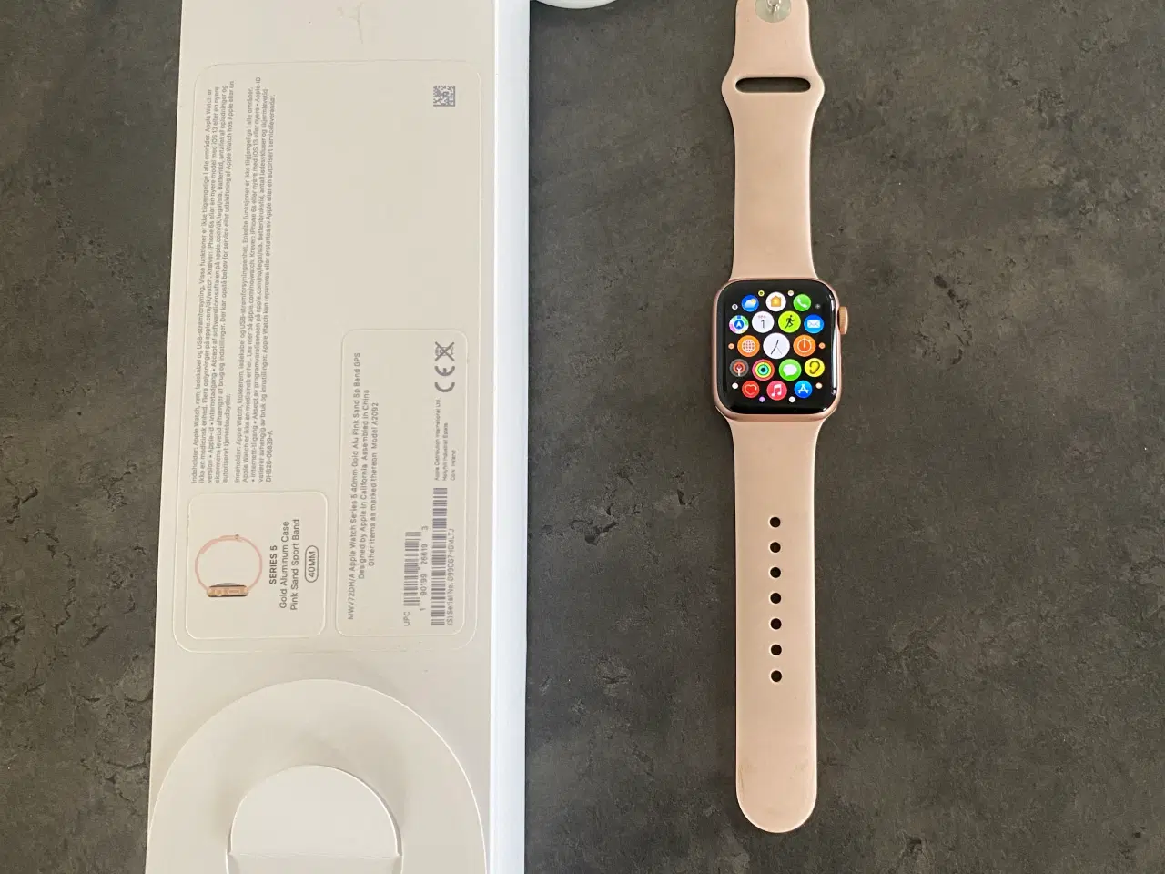 Billede 1 - Apple smart Watch series 5 - 40 mm