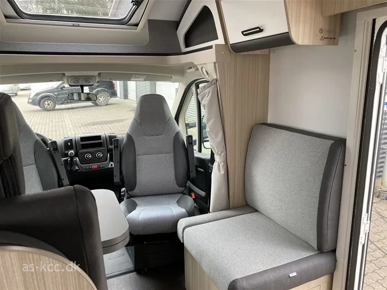 Billede 14 - 2021 - Sun Living S 75 SL   Sun Living Autocamper med to enkelt senge. 40.000 Km.